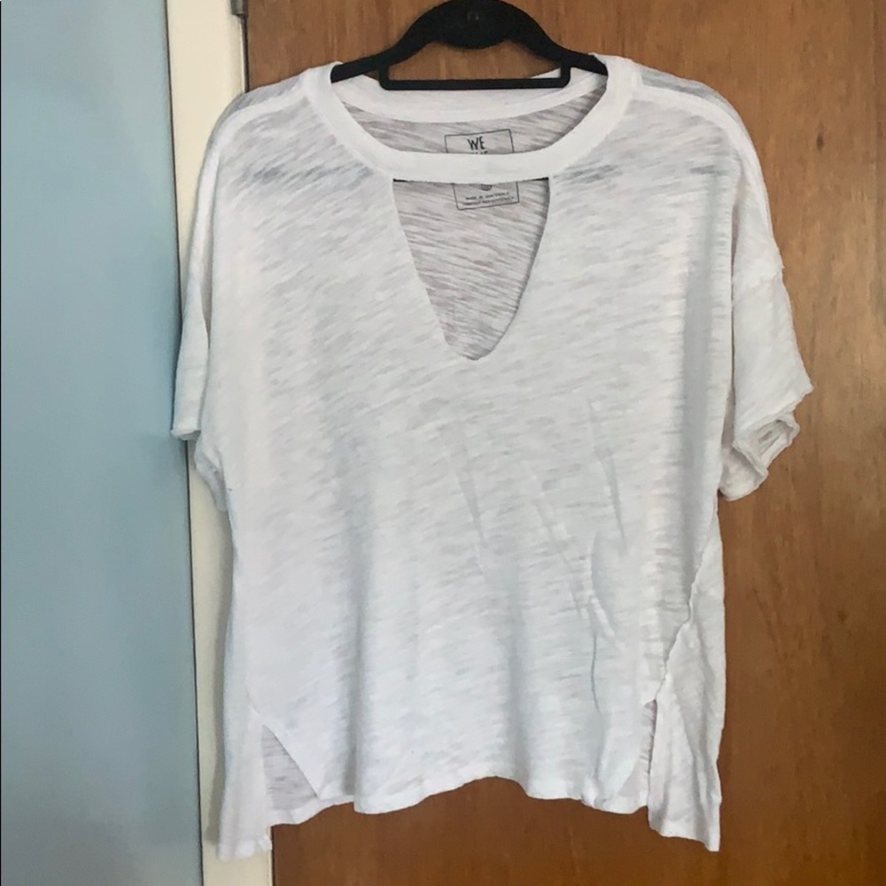 White v-neck t-shirt